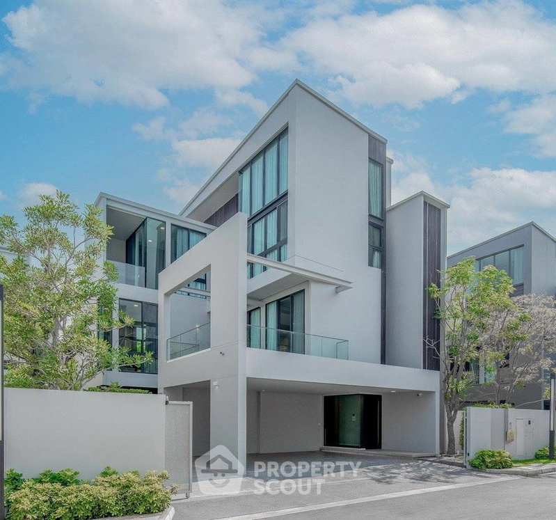 Houses for rent : Spacious 4-BR 421 Sqm House At Vive Krungthep Kreetha (ID 3156318)