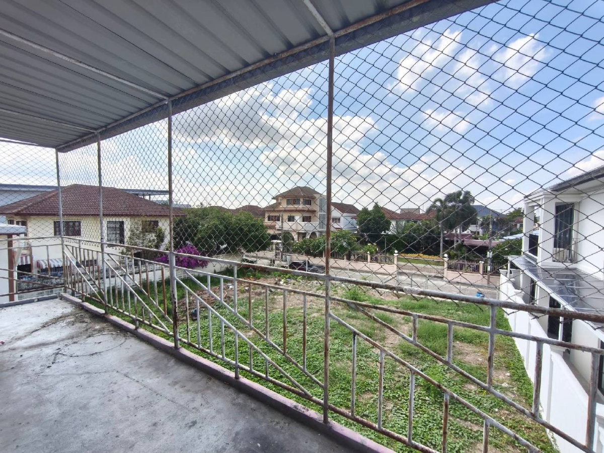 รูป 🔥 บ้านเดี่ยวหลังใหญ่ พุทธมณฑลสาย 2 – บางแค เหลือเพียง 4.29 ล้านบาท! 🏡 - รูปที่ 28/41