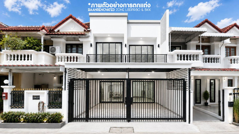 Townhouses for sale : 🚨 URGENT SALE! 2-Story Townhouse in Soi Ladprao 41/1 🚨 Walking distance to the Yellow Line MRT (Phrawana Station)!