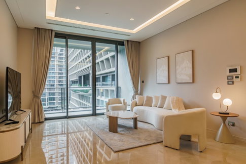 The Residences at Sindhorn Kempinski ห้องฟีลดูอบอุ่น ลงตัวทั้งฟังก์ชันและการดีไซน์ โดดเด่นด้วยวิวสวนลุมพินีสีเขียวขจีที่มองเห็นได้จากในห้อง