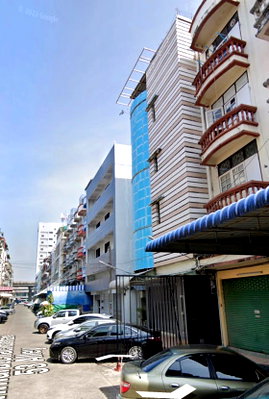 Shophouses for rent Borommaratchachonnani Rd. : 5-Story Office + Staff Accommodation in Pinklao-Taling Chan Area - Only 15,000 THB/month