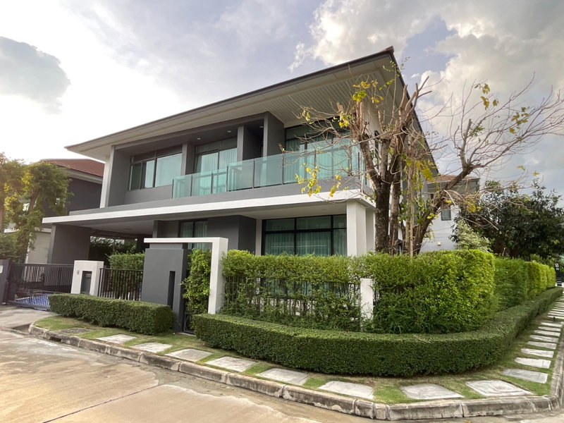 Houses for rent : Corner detached house for rent ⚡ Setthasiri Krungthep Kreetha ⚡ Fully furnished and ready to move in today! Interested? Contact @best_condo
