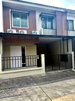 เช่าทาวน์โฮม วิทยาลัยสิ่งแวดล้อม : 🏡✨ ทาวน์เฮ้าส์ 2 ชั้น สภาพใหม่ พร้อมเข้าอยู่ 📍 ลาดปลาเค้า ใกล้วัดลาดปลาเค้า 🚝 ใกล้ BTS 2 สาย