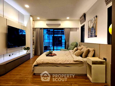 Houses for sale : Spacious 4-Bedroom House At Centro Bangna, 300 Sq M (ID 3162063)