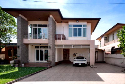 Houses for sale Kasetsart University Si Racha Campus : Luxury detached houses in The Boulevard Sriracha project, excellent location near the industrial estate.