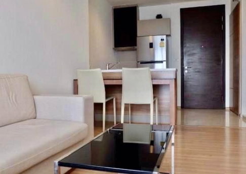 🏙️✨ FOR RENT: Rhythm Phahol–Ari — SKY-HIGH MODERN LIVING IN THE HEART OF ARI!  💰 Rental Price: 21,000 THB/month | 📲 Line ID: @condobkk (with @)  