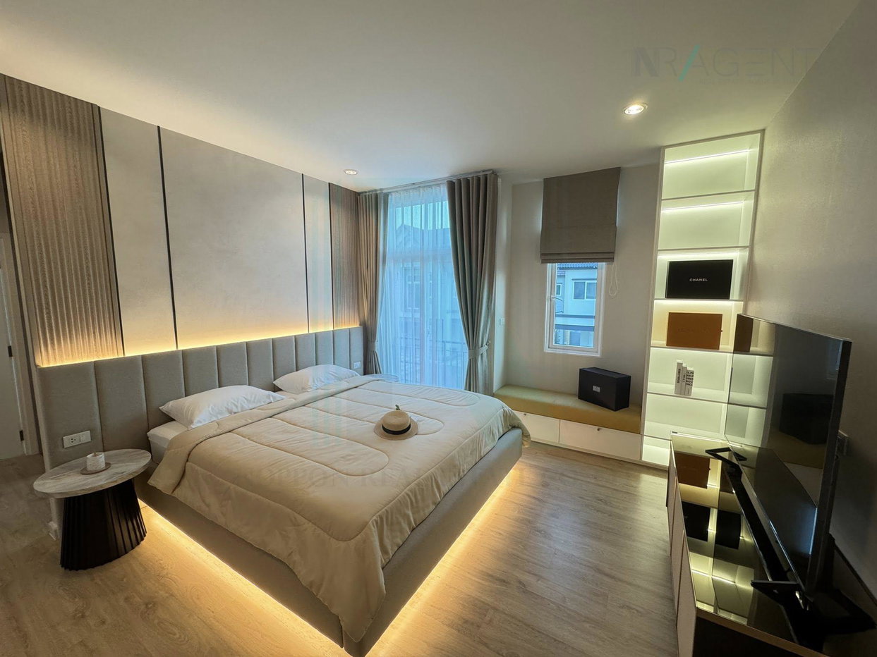 รูป 📌 ให้เช่าบ้านเดี่ยว 2 ชั้น สราญสิริ จตุโชติ 4 ห้องนอน 5 ห้องน้ำ - รูปที่ 5/8