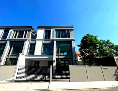 Townhouses for rent Bangna Commercial College : 📌 For Rent 3-story Townhouse BAAN KLANG MUANG CLASSE SUKHUMVIT 77 2 bedroom 3 bathroom