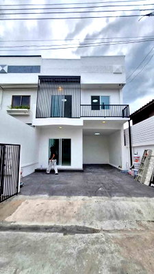 Townhouses for sale เพชรเกษม 110 : Sale Townhouse Nattakarn Phetkrasem112
