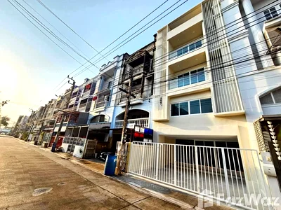 ทาวน์โฮม นาคนิวาส 22 : ขาย ทาวน์เฮ้าส์ 4 ห้องนอน ใน ลาดพร้าว, กรุงเทพมหานคร 6647499