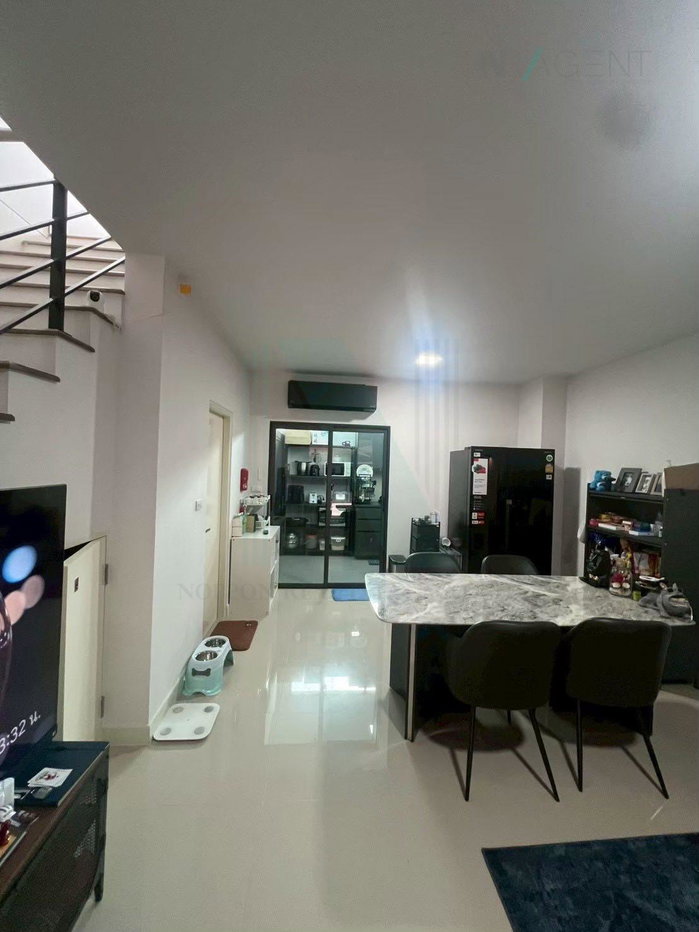 รูป 📌 ขายทาวน์เฮาส์ โครงการ บ้านกลางเมือง สุขุมวิท-อ่อนนุช 3 ชั้น 3 ห้องนอน 3 ห้องน้ำ - รูปที่ 2/8
