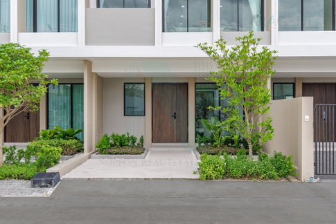 📌 ขายทาวน์เฮาส์ โครงการ เดอะบลิซ ไอคอนนิค สาธร – จรัญฯ 35 3 ชั้น 3 ห้องนอน 4 ห้องน้ำ