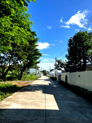 Land for sale Chiang Mai : Land near Chiang Mai Airport 1 Rai 1 Ngan 42 Sqw