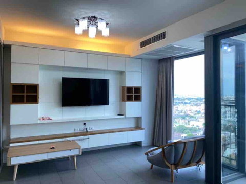 🏙️✨ FOR RENT: Siamese Ratchakru  📩 Interested in this room? Screenshot or copy the link and send us via Line for more details & room viewing.  