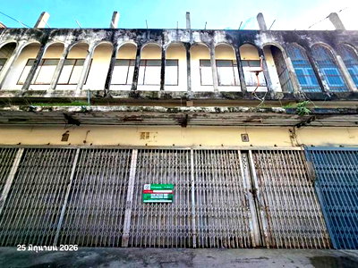 Shophouses for sale Nakhon Sawan : SHOP HOUSE 40 Sq.w. Muang Nakhon Sawan Nakhon Sawan for 2.4M