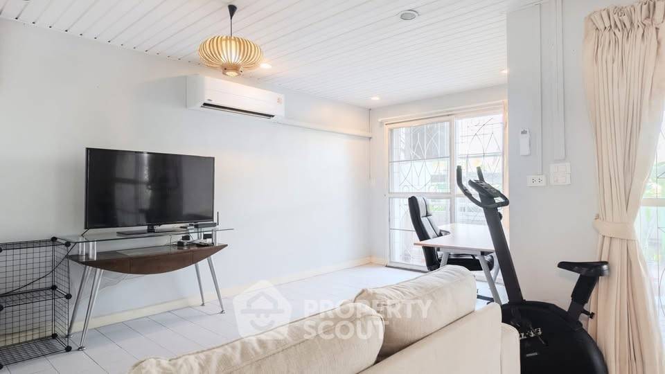 รูป คอนโด 2 ห้องนอน ขนาด 112 ตร.ม. ใน Modern Home Place สวนหลวง (ID 3168437) - รูปที่ 3/21
