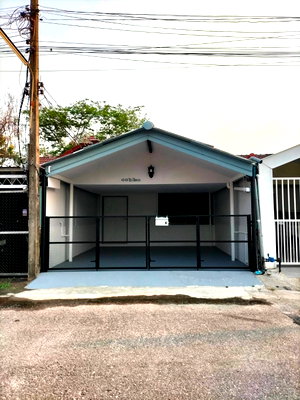 Townhouses for sale Chiang Mai : Newly renovated TownHouse For Sale !! Near Maekuang Market  , Kha-Chareon Fresh Market .