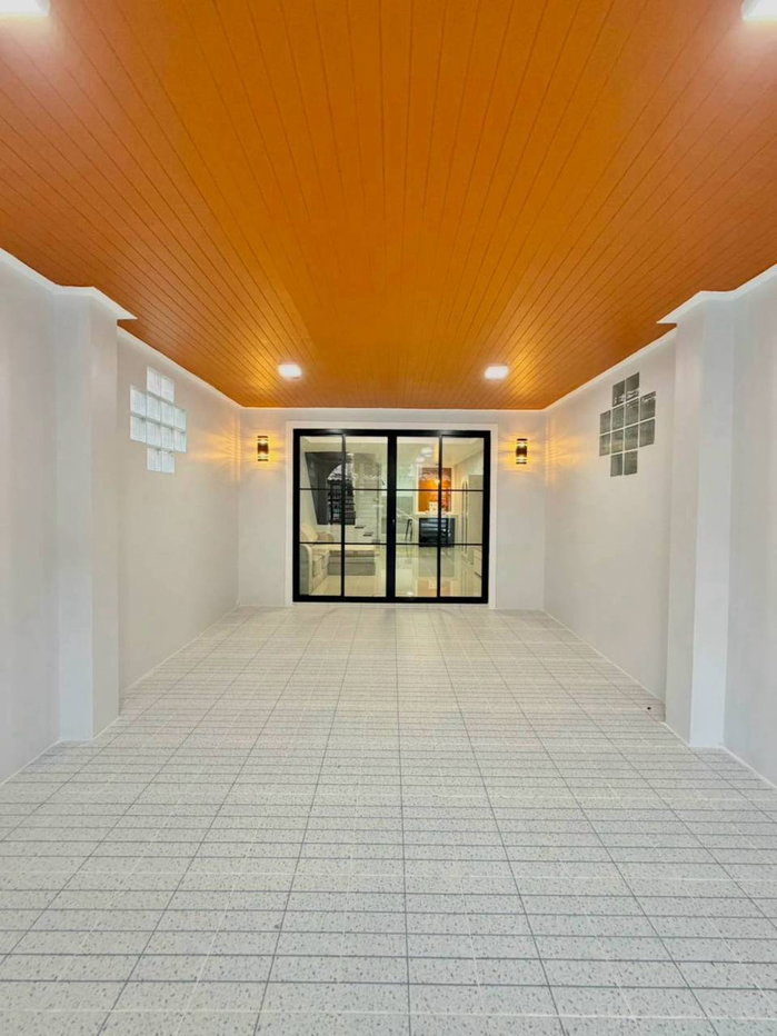 รูป บ้านหลังริม ทำเลดี รีโนเวทใหม่ #หมู่บ้านธนพัฒนา ซอยนนทบุรี 8 ใกล้สะพานมหาเจษฎาฯ ใกล้โรงพยาบาลพระนั่งเกล้า - รูปที่ 2/20