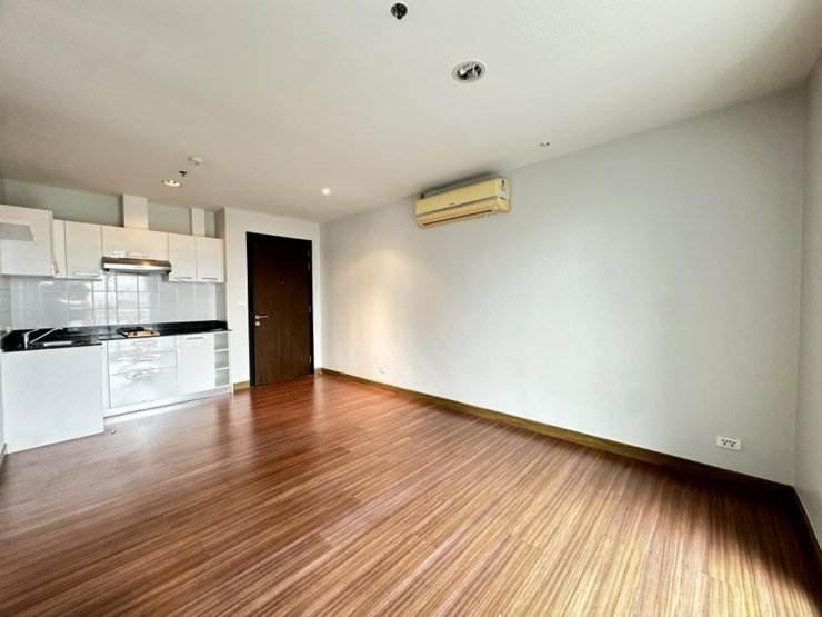 ขายด่วน Diamond Ratchada Condo 2 ห้องนอน 2 ห้องน้ำ 60 ตรม  ราคา 4.99 ล้านบาท