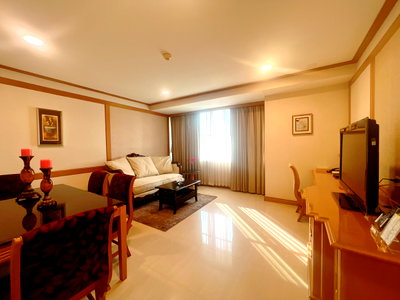 Apartment building for rent Srinakharinwirot University Prasanmit Campus : A spacious and fully furnished 1 bedroom for rent (88 Sq,m.)