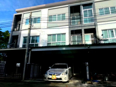 Townhouses for rent Bangna Commercial College : 📌 For Rent 3-story Townhouse LUMPINI TOWN VILLE SRINAKARIN - BEARING 3 bedroom 3 bathroom