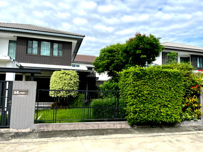 บ้านเดี่ยว วิทยาลัยนานาชาติราฟเฟิลส์ : ขายบ้านพร้อมเข้าอยู่ หมู่บ้านมัณฑนา บางนา กม7 บนทำเลที่เป็นซอยเดียวกันกับห้างเมกกะบางนา 	 ราคาขาย 13.3 ล้าน  ติดต่อเจ้าของ คุณ อำนาจ 0818073102			