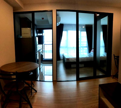 Condos for rent : Knightsbridge close to BTS Saiyud, ready to move in, full of electric appliances 