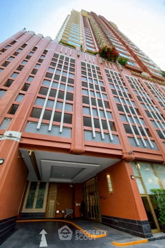 Pet-Friendly 1-BR Manhattan Chidlom, 15th Floor Near BTS Chit Lom (ID 2559182)