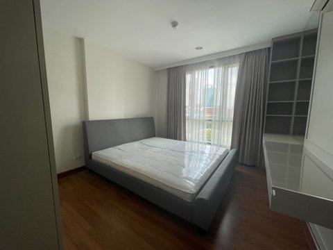 🏷️ P-3114 | Silk Phaholyothin 9 : Spacious & Great Value Unit Near BTS Ari 24,000 THB | Line ID: @easycondoplus | 099-229-6397