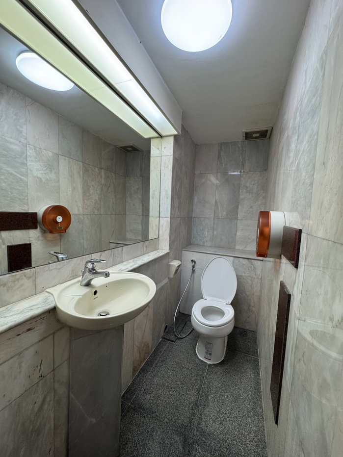 รูป สำนักงานให้เช่า (New Renovation) อาคารสินสาธร ทาวเวอร์ ชั้นที่ 17  - รูปที่ 20/21