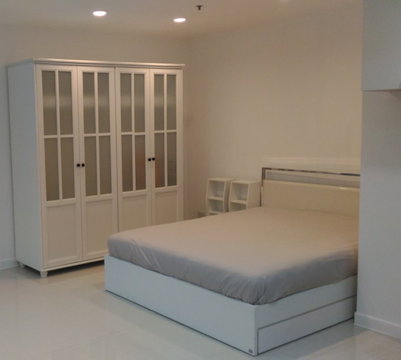 🏷️ P-9303 | Silom Suite : CBD Prime Location Condo Near BTS Saint Louis 20,000 THB | Line ID: @easycondoplus | 099-229-6397