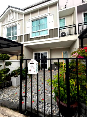 Townhouses for rent : House for Rent at Richton Suan Luang - Phatthanakan (E6908008)  ID Line : @condo101