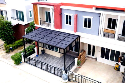 Townhouses for rent Hathai Rat Road : Chokchai Hathairat 700 m. Big C Min 1 km. Hathairat Hathairat Market 1.4 km. Townhome for rent, 2 floors, 3 bedrooms, 2 bathrooms, 21 sq m, 140 sq m.