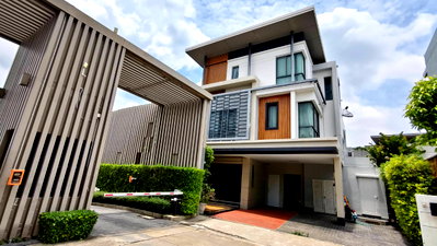 Houses for sale Nawamin Road : For Sale: 5BR Single House at Narasiri Hideaway  Land Area: 70 sq. wha  Bedrooms: 5  Location: Front zone, near Central EastVille