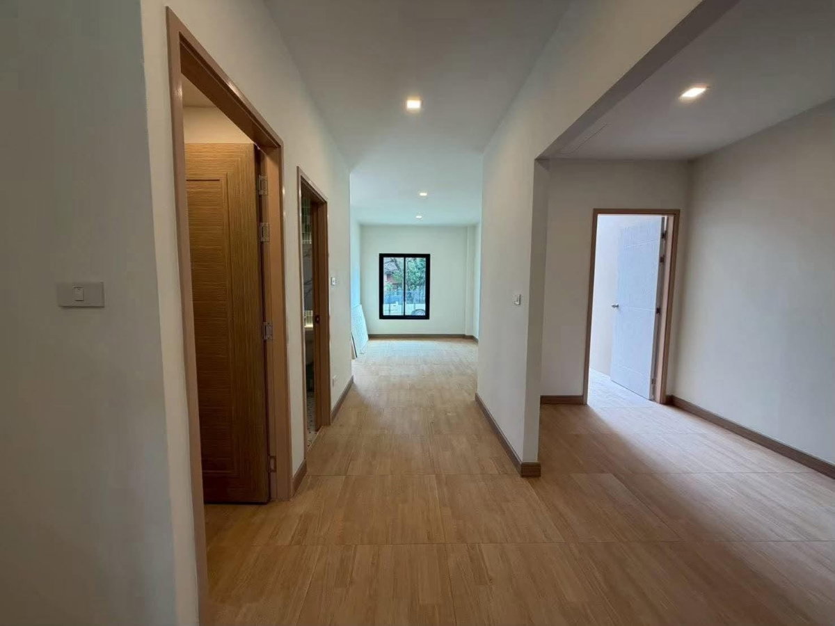 รูป ขาย บ้านใหม่ สไตล์ Modern Minimal เส้นคลองชล ทำเลดี ใกล้ มช., นิมมาน ! - รูปที่ 10/16