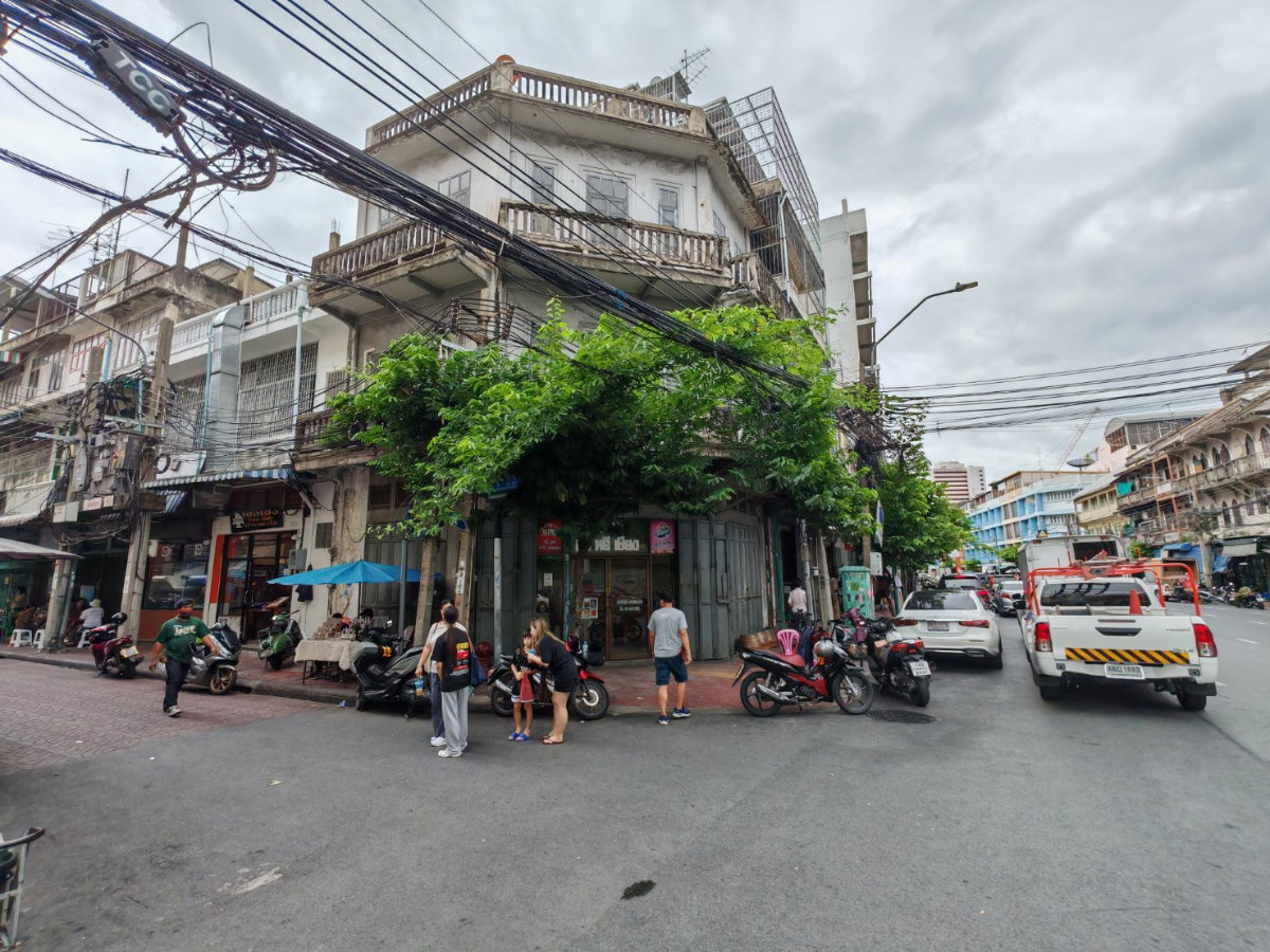 📌ติดถนนใหญ่ หลังมุม ใกล้รถไฟฟ้า เช่าตึกแถว ซอย เยาวราช 23   มีดาดฟ้า เหมาะทำร้านค้า ออฟฟิศ เกสต์เฮาส์ โรงเรียนกวดวิชา📌
