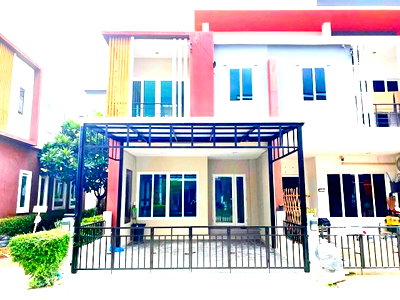 Townhouses for rent Hathai Rat Road : Hathairat, Hathairit Market 1.4 km., Big C Minburi 1 km. Townhome for rent, 2 floors, 3 bedrooms, 2 bathrooms, 21 sq m, 140 sq m. Chokchai Hathairat