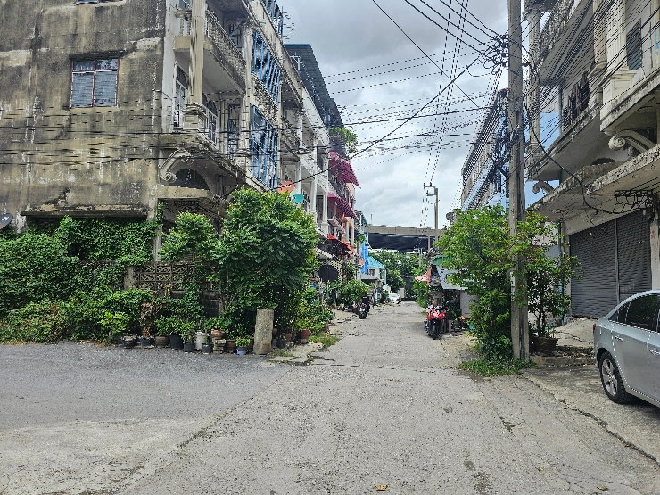 รูป ขาย / เช่า อาคารพาณิชย์ 2 คูหา | สุขุมวิท 62 แยก 7
- รูปที่ 18/18