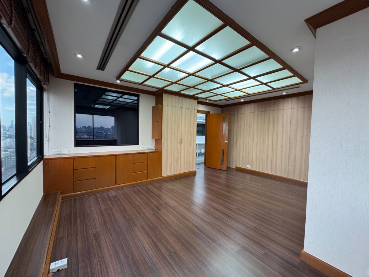 รูป สำนักงานให้เช่า (New Renovation) อาคารสินสาธร ทาวเวอร์ ชั้นที่ 17  - รูปที่ 9/21