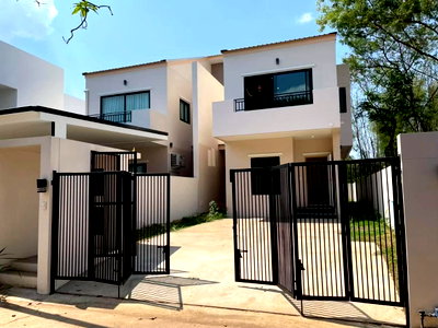Twin houses for sale Chiang Mai Airport : Newly renovated House for sale !, sansai , chiangmai 