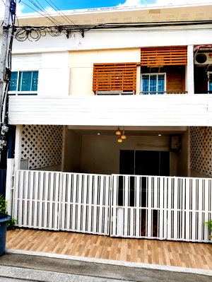 เช่าทาวน์โฮม ม.เกษมบัณฑิต พัฒนาการ : ให้เช่า Townhome 2 ชั้น Villette Lite Pattanakarn 38 Pet Friendly | เฟอร์นิเจอร์ครบ | จดทะเบียนบริษัทได้ | พร้อมเข้าอยู่