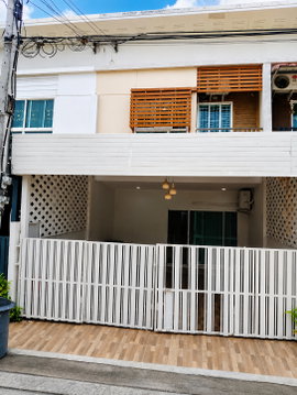 ให้เช่า Townhome 2 ชั้น Villette Lite Pattanakarn 38 Pet Friendly | เฟอร์นิเจอร์ครบ | จดทะเบียนบริษัทได้ | พร้อมเข้าอยู่