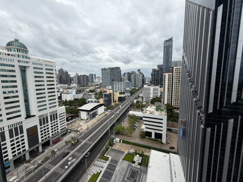 The Base Urban Rama9: Special unit price 3.69 MB
