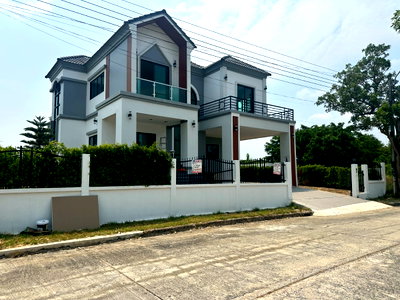 บ้านเดี่ยวให้เช่า : เช่าบ้าน ม. กฤษดาซิตี้เลค แอนด์ พาร์ค