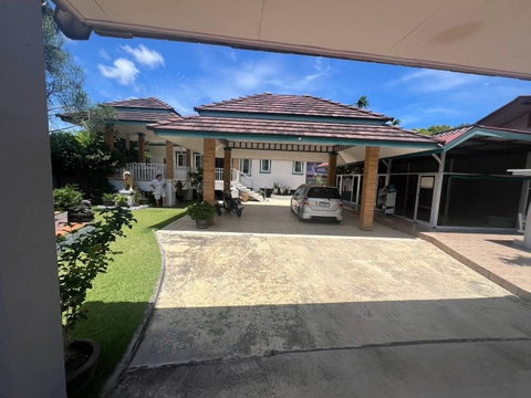 An affordable detached house located near the city center.