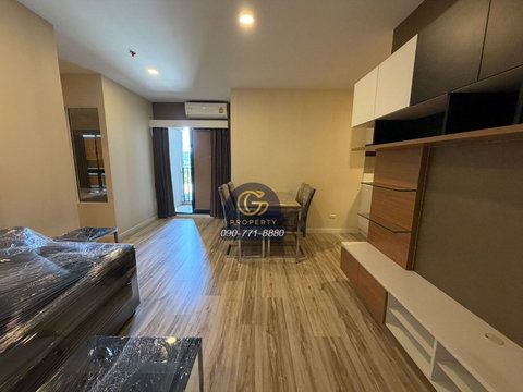 For sale: Plus Condo in Sri Racha, 2 bedrooms, 52 square meters, fully furnished and ready to move in, located in the city center, near Central.
