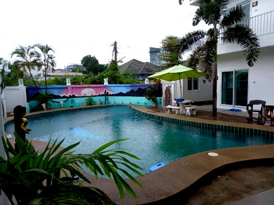 Houses for sale Khao Chi Chan : Single-family single-story home with pool 