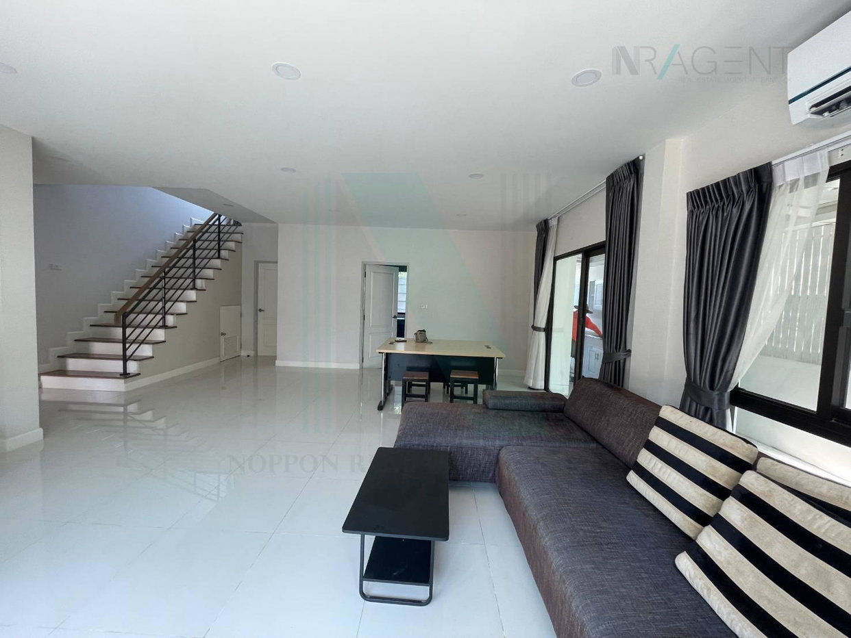 รูป ให้เช่าบ้านเดี่ยว 2 ชั้น เซนโทร ราชพฤกษ์ - สวนผัก 2 4 ห้องนอน 5 ห้องน้ำ - รูปที่ 2/8