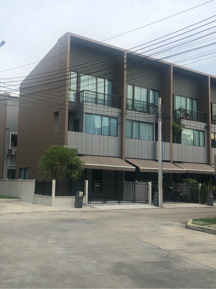รูป H1001🔥ให้เช่า 📍Baan Klang Muang Watcharapol 📍(บ้านกลางเมือง วัชรพล) ทาวน์โฮม 3 ชั้น เพดานสูง หน้าบ้านไม่ชนใคร ตกแต่งสวยพรีเมี่ยม พร้อมอยู่ - รูปที่ 11/15