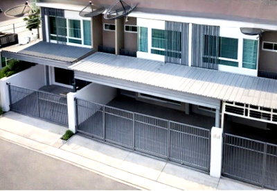 เช่าทาวน์โฮม เมกะ บางนา : MRT ศรีแบริ่ง 1.2 กม.ทาวน์โฮม 2 นอน 3 น้ำ ใกล้ MRT ศรีด่าน 22 ตร.ว.พร้อมที่จอดรถ ทำเลศรีนครินทร์
